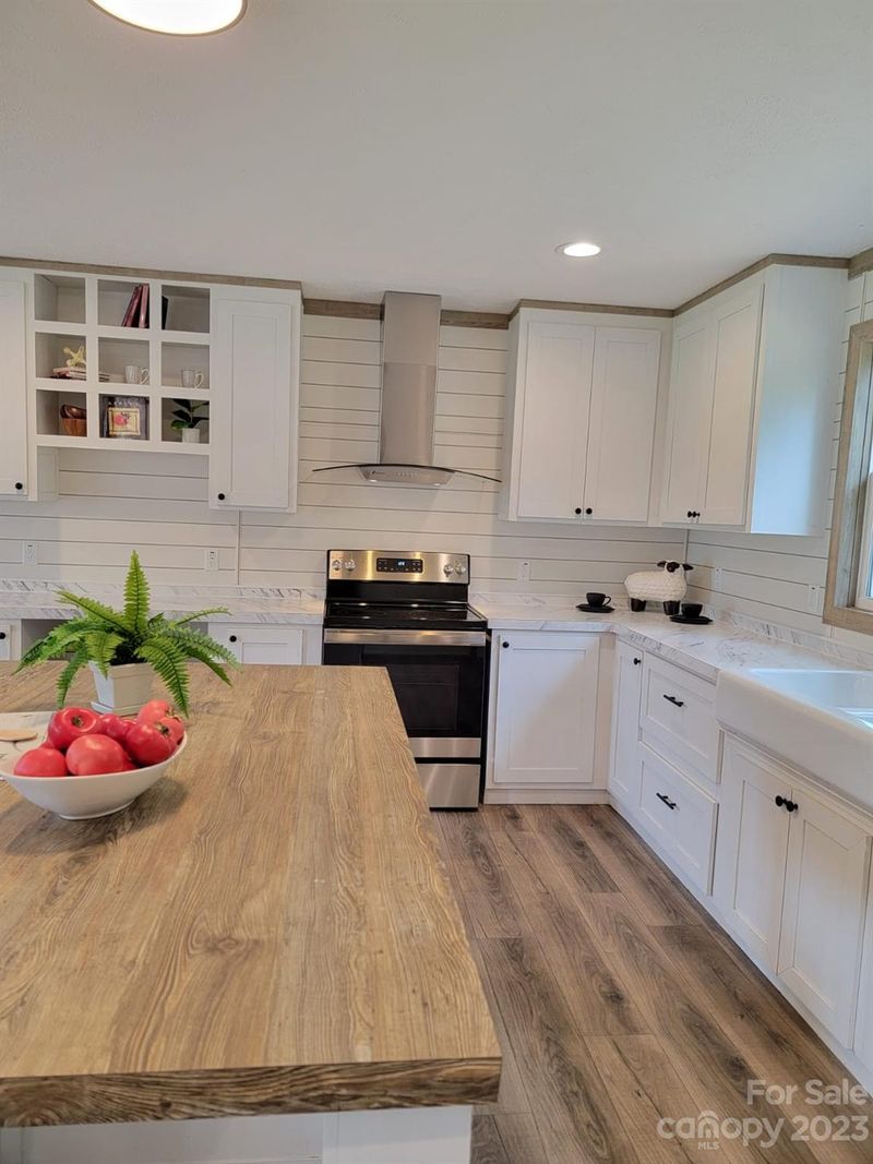 2049 Carpenter Square Rd, Crouse, NC 28033