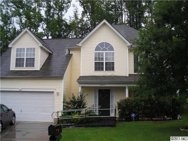 3734 Pauline Ln, Charlotte, NC 28216