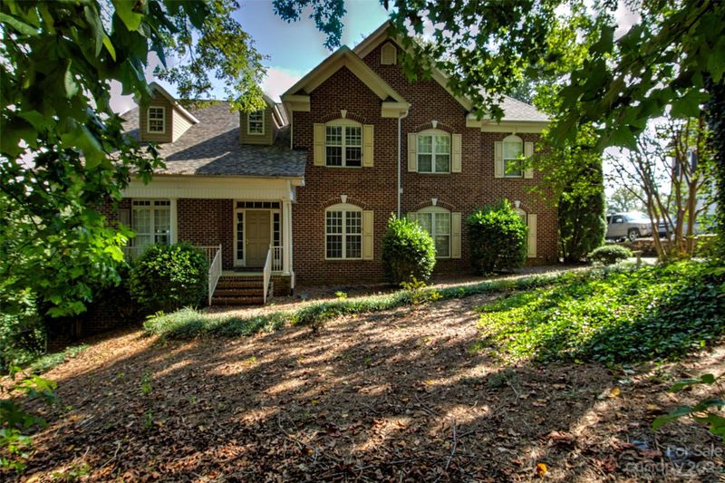 1316 Valhalla Dr, Denver, NC 28037