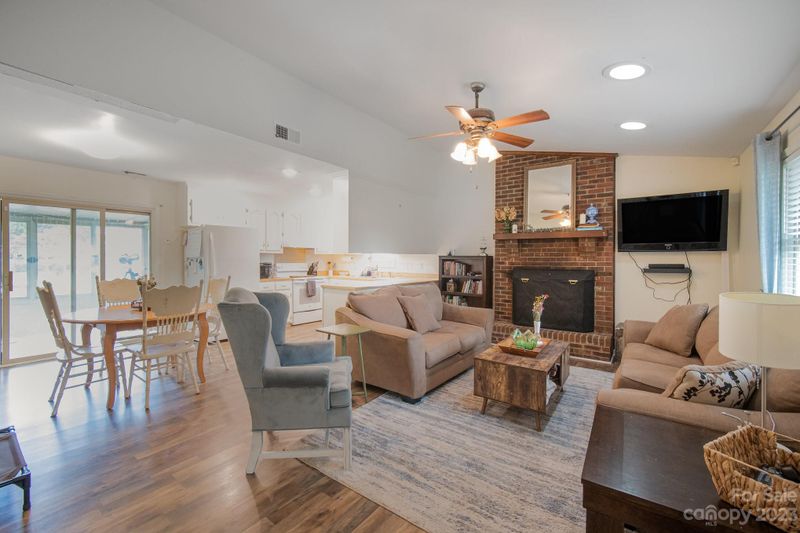 202 Dawn Dr, Mount Holly, NC 28120
