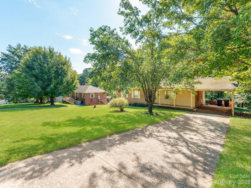 348 29th Ave NE, Hickory, NC 28601