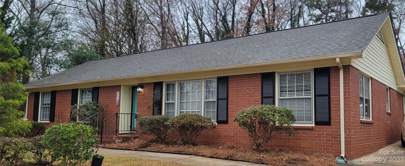 1042 Pinafore Dr, Charlotte, NC 28212