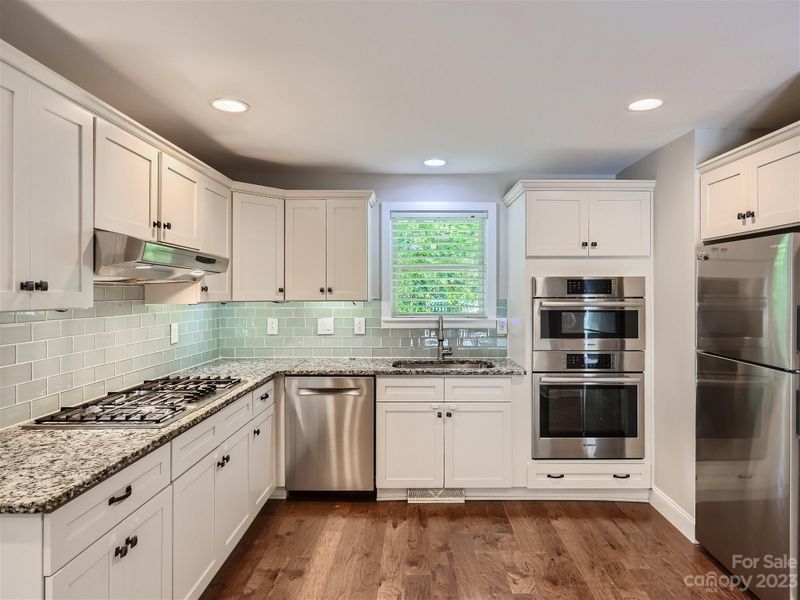 20726 Lagoona Dr, Cornelius, NC 28031