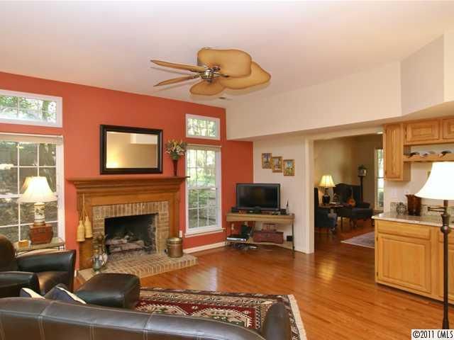 3130 Laurel Wood Dr, Matthews, NC 28105