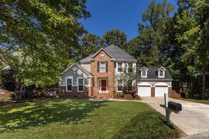7320 Charter Brook Dr, Charlotte, NC 28270