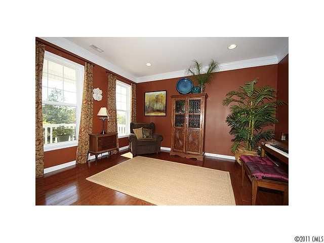 2703 Winding River Dr, Charlotte, NC 28214