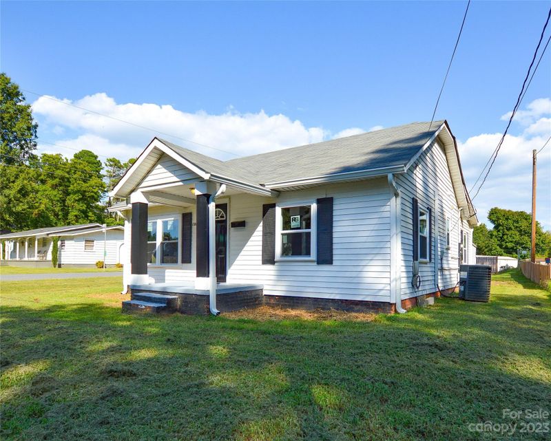 1906 Crestmont Ave, Kannapolis, NC 28081