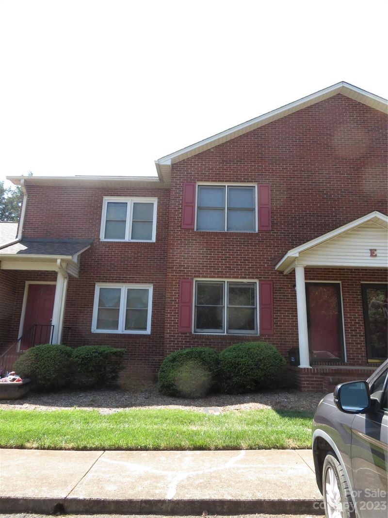 102 Brandywine Dr NE #E3, Conover, NC 28613