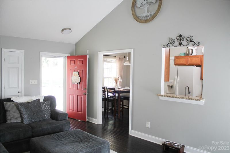 121 Falling Leaf Ln, Statesville, NC 28677