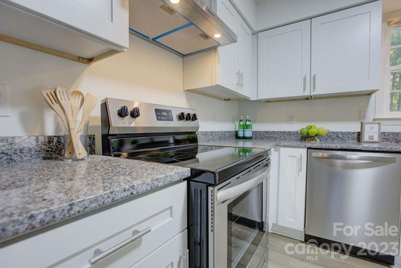 6500 Lantern Ct, Charlotte, NC 28227