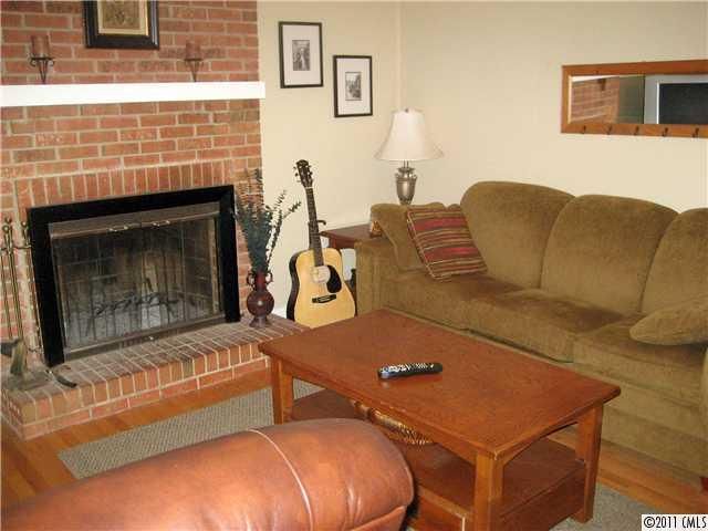 835 Riverwood Rd, Charlotte, NC 28270