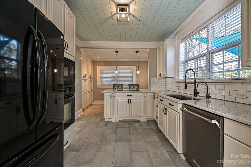 2804 Park Rd, Charlotte, NC 28209