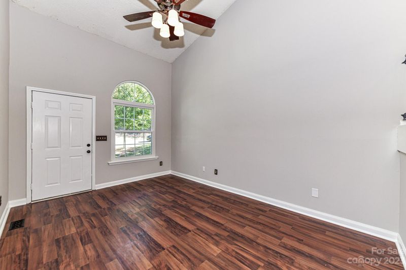 9028 Saint Thomas Ln, Charlotte, NC 28277