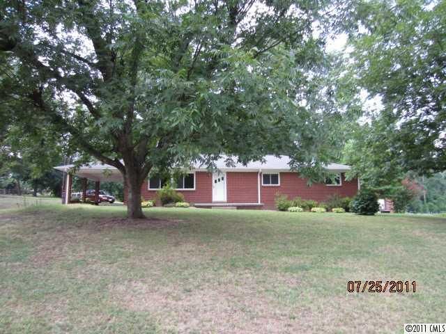609 Rainbow Dr, Kannapolis, NC 28081