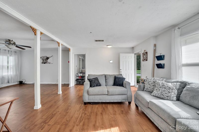 6225 Running Deer Rd, Charlotte, NC 28214