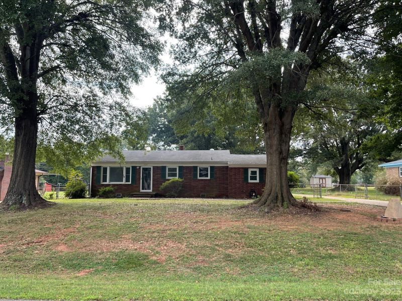 308 Ridge Dr, Mount Holly, NC 28120