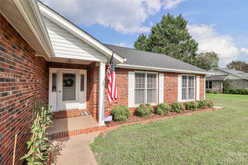 3848 River Rd, Hickory, NC 28602
