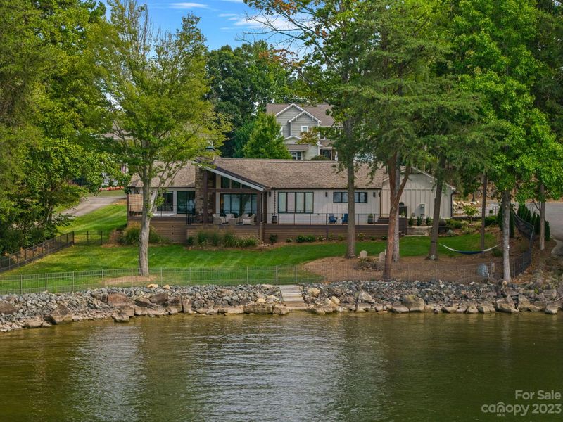 20701 Pointe Regatta Dr, Cornelius, NC 28031