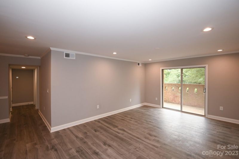 4747 Hedgemore Dr, Charlotte, NC 28209