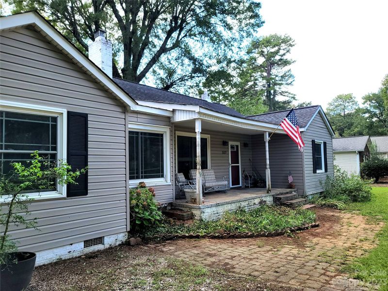 1527 E Perry St, Gastonia, NC 28054