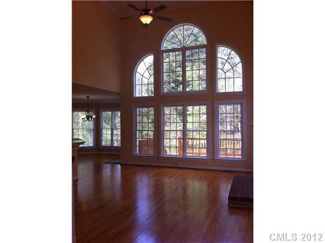 9645 Chaumont Ln, Charlotte, NC 28277