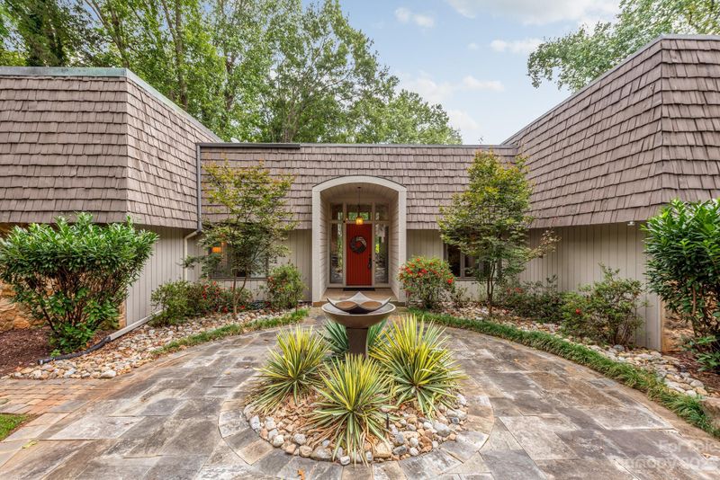 3401 Windbluff Dr, Charlotte, NC 28277