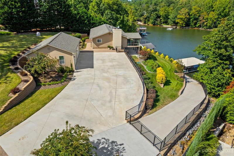 7032 Brookview Dr, Clover, SC 29710