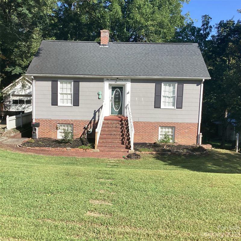 127 Chestnut St, Lincolnton, NC 28092