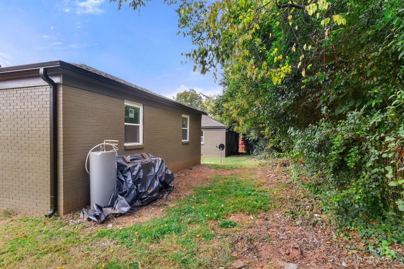 2004 Grier Ave, Charlotte, NC 28216