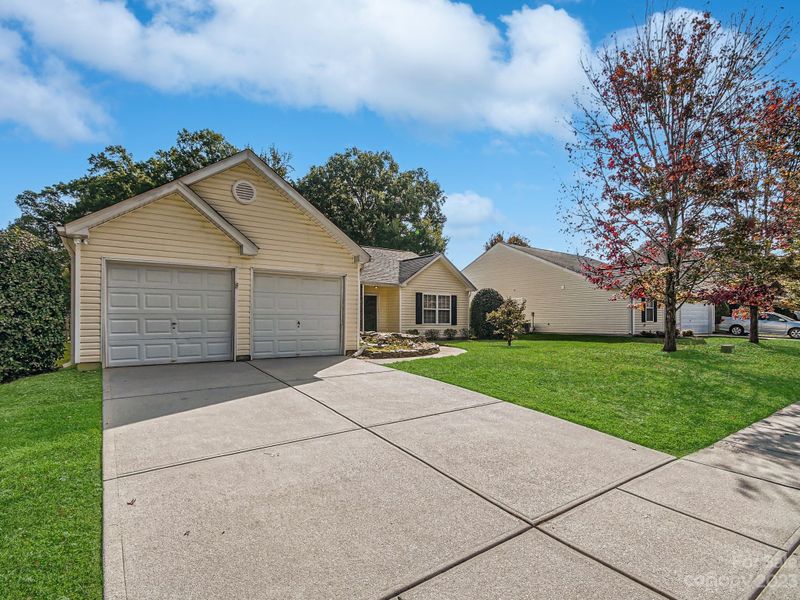 3927 Edgeview Dr, Indian Trail, NC 28079