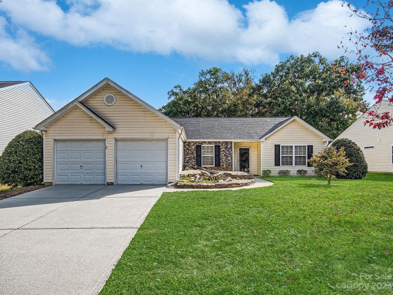3927 Edgeview Dr, Indian Trail, NC 28079