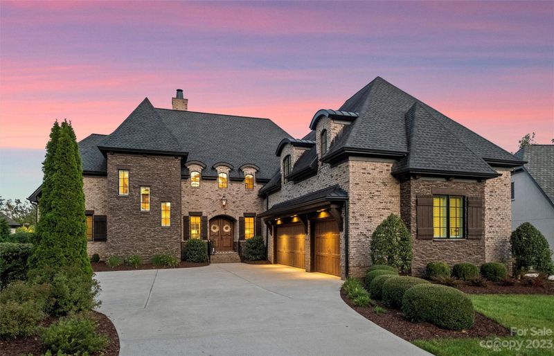 8010 Skye Lochs Dr, Waxhaw, NC 28173