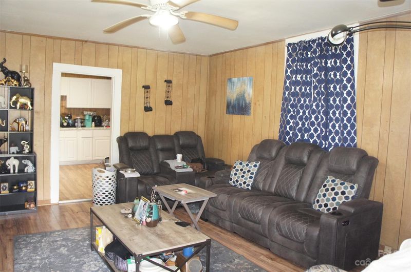 1006 W 2nd Ave, Gastonia, NC 28052