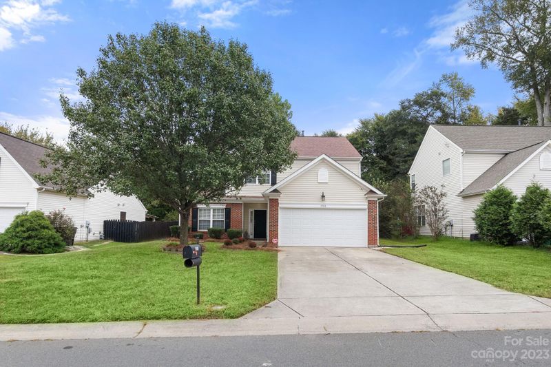 8908 Firestreak Dr, Charlotte, NC 28216