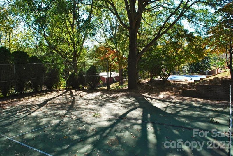 3612 Falling Creek Rd, Hickory, NC 28601