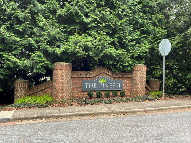 842 9th Ave NW, Hickory, NC 28601