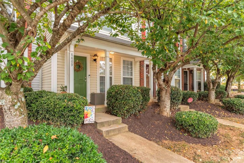 8809 Gerren Ct, Charlotte, NC 28217