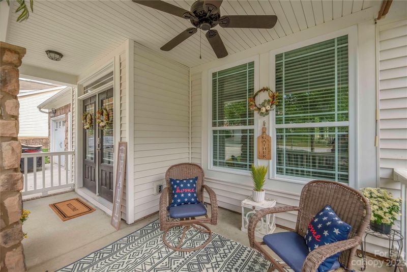 2202 Winding River Dr, Charlotte, NC 28214