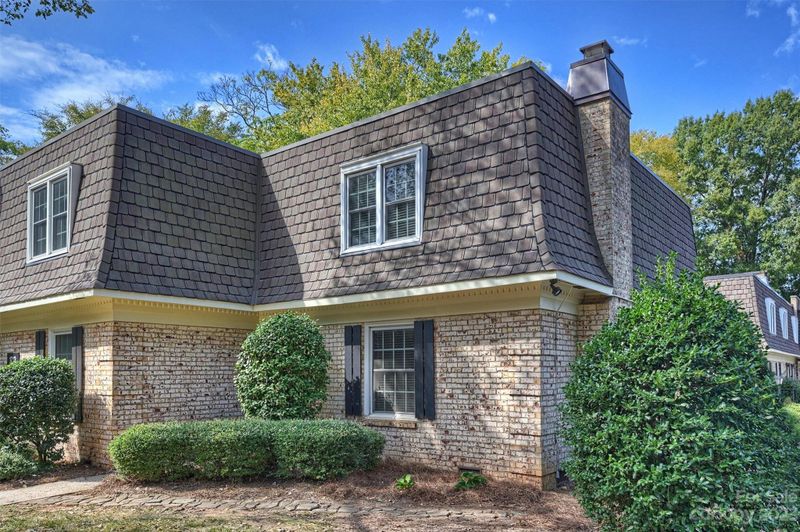 1712 Roxborough Rd, Charlotte, NC 28211