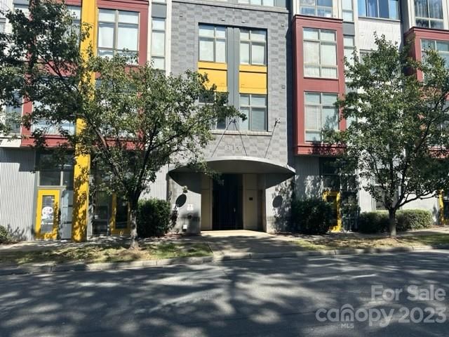 514 W 10th St #207, Charlotte, NC 28202