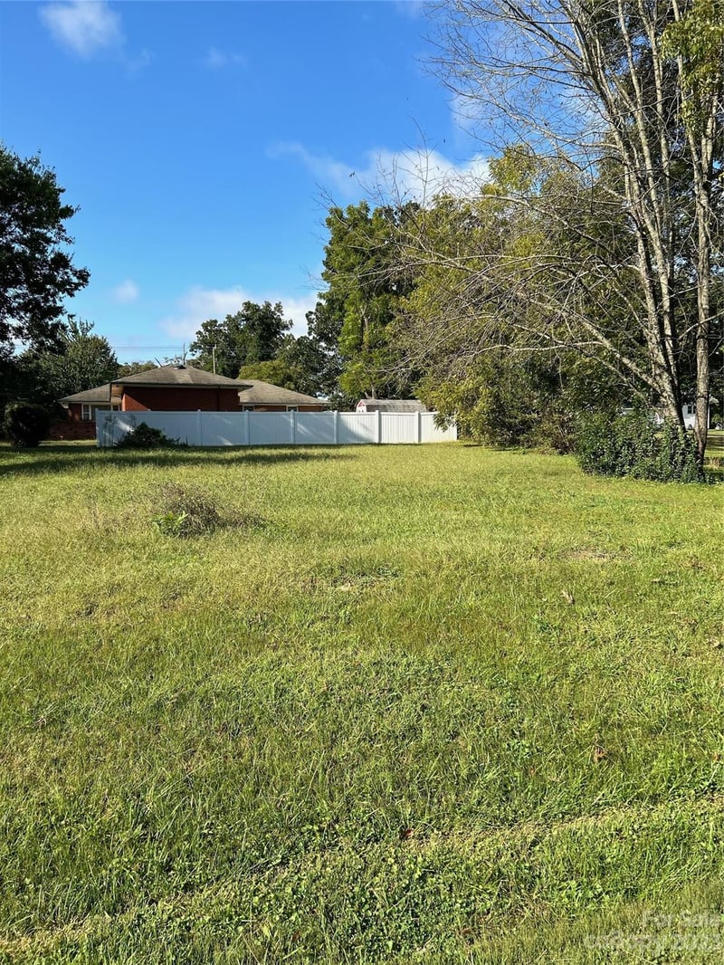 00 W Second St, Lowell, NC 28098
