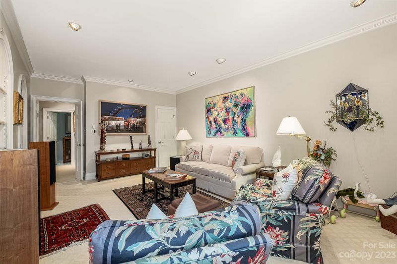 842 Cherokee Rd, Charlotte, NC 28207