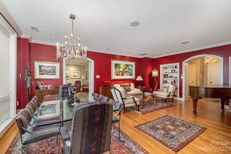 842 Cherokee Rd, Charlotte, NC 28207