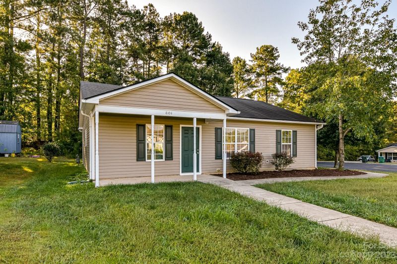 8104 Chimore Ln, Matthews, NC 28105