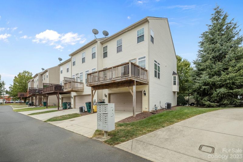 9315 Lenox Pointe Dr, Charlotte, NC 28273