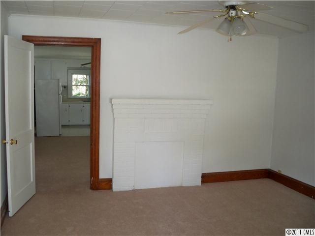 1710 Forest Dr, Statesville, NC 28677