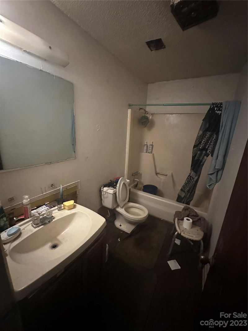 102 Jerome St, Wingate, NC 28174