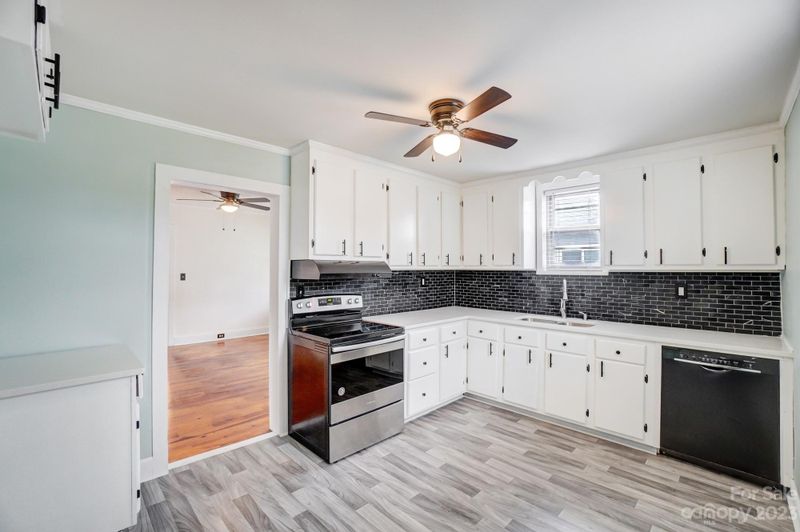 86 Walnut Ave, Gastonia, NC 28054