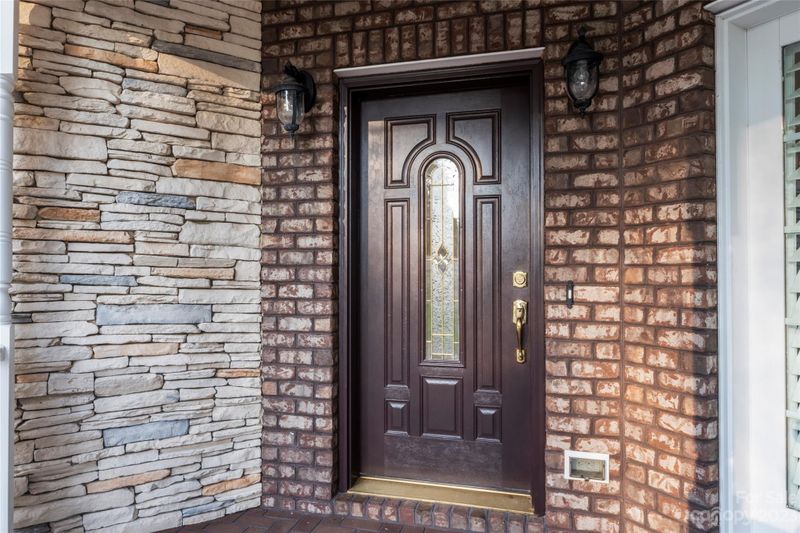 9217 Azalea Rd, Sherrills Ford, NC 28673