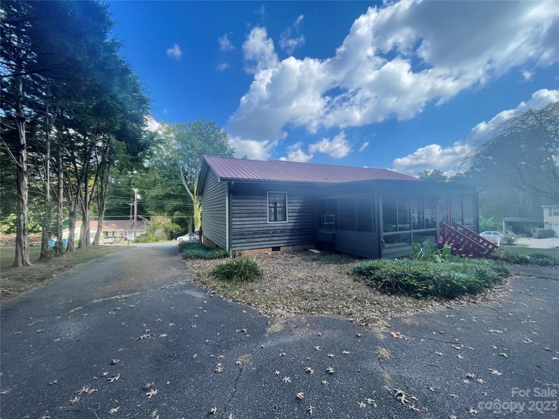 1422 19th St SW, Hickory, NC 28602